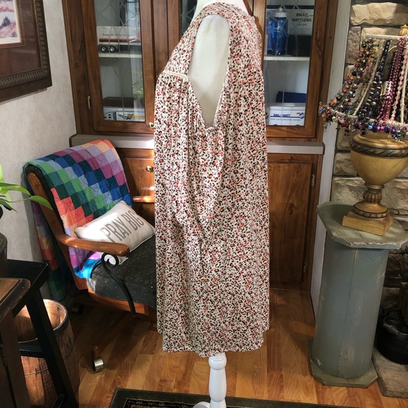 ROBERT LOUIS SIZE 2X WHITE COLD SHOULDER DRESS. BALLON SLEEVE BUTTON KEYHOLE EUC - Picture 3 of 5